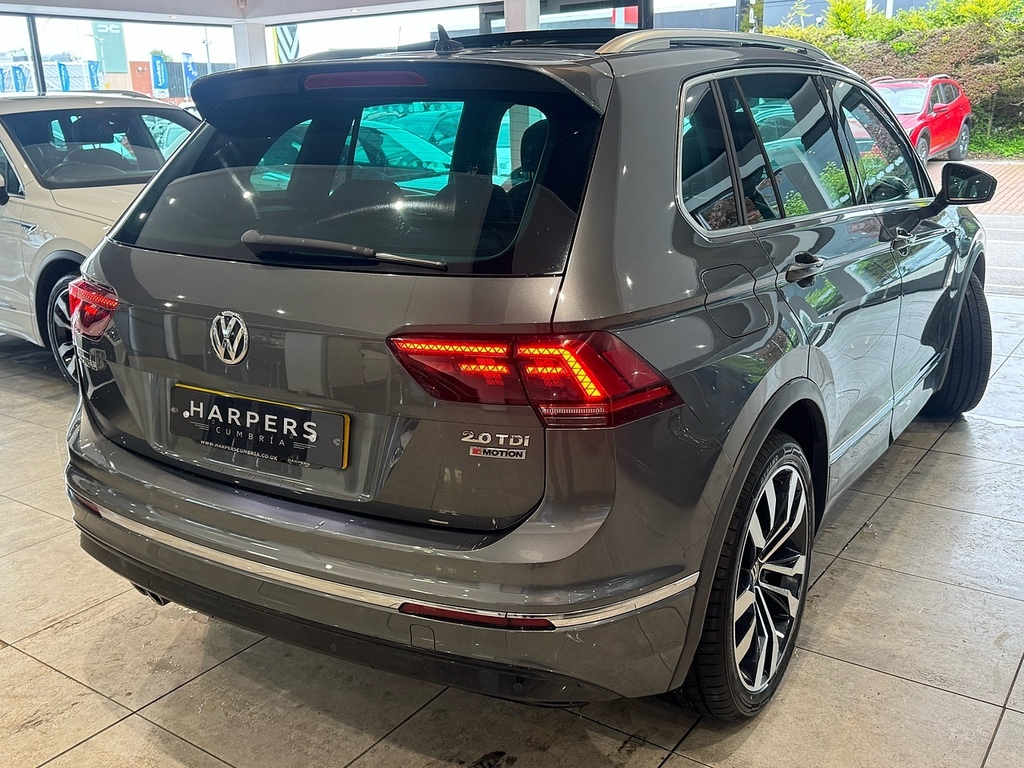Volkswagen Tiguan 2.0 Tdi Bluemotion Tech R-line Suv Dsg LX66RFY Grey #2