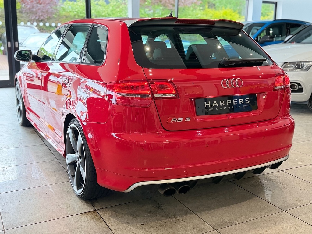 Audi RS3 Tfsi Hatchback 2.5 Red #6
