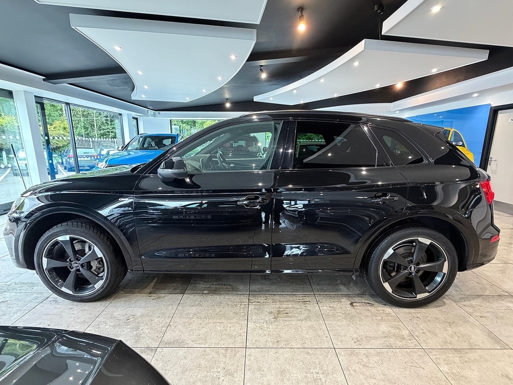 Audi Q5 2.0 Tdi 40 Black Edition Suv S Tronic Q Black #4