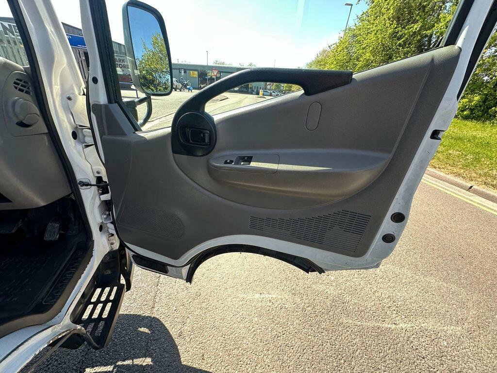 Nissan NT400  White #13