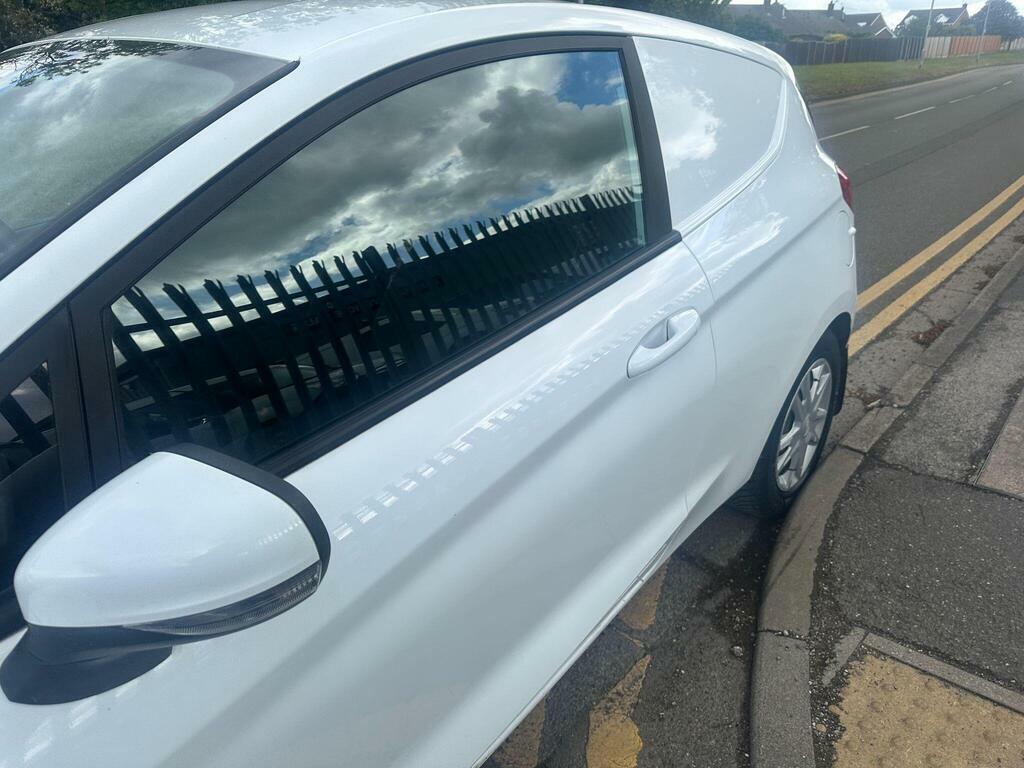 Ford Fiesta Van 1.5 Tdci Euro 6 S S MH19KHJ White #5