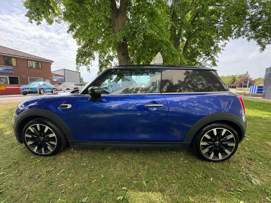 Mini Hatch 1.5 Cooper Exclusive Steptronic Euro 6 S S YF70NHZ Blue #3
