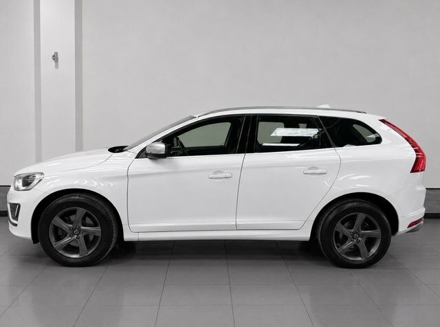 Volvo XC60 2.4 D4 R-design Lux Nav Suv Awd RE15BJX White #4