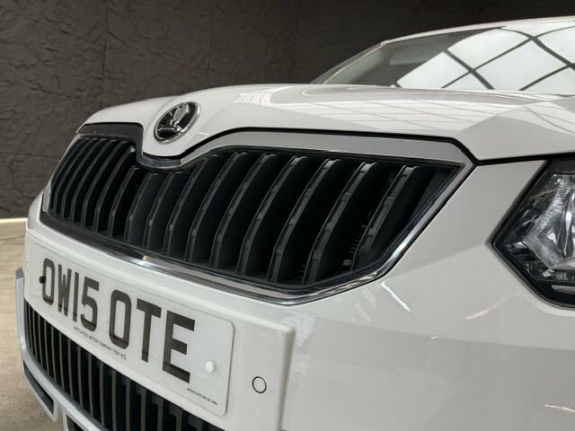 Skoda Yeti Suv OW15OTE White #5