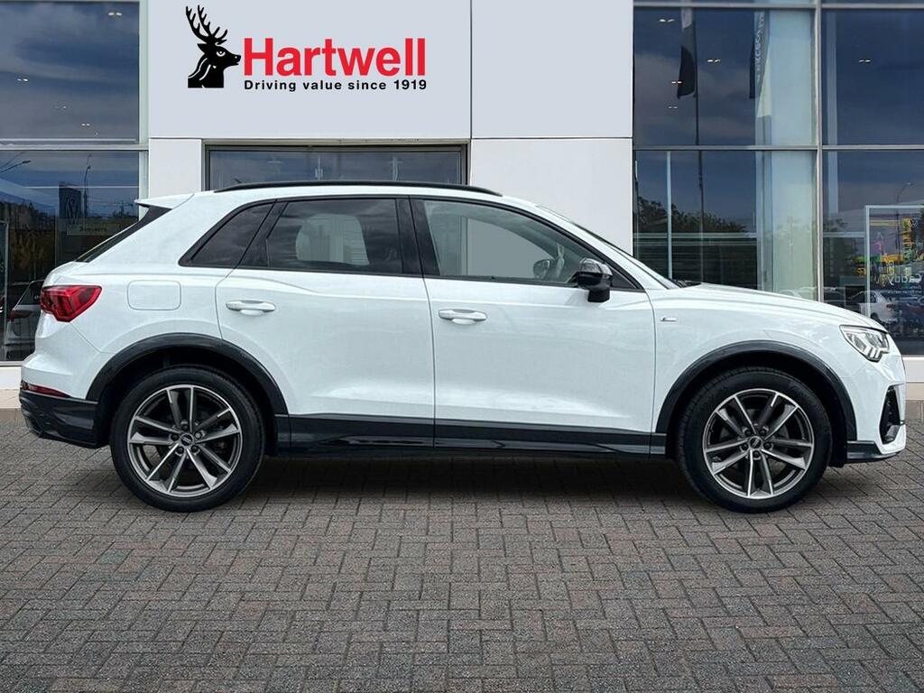 Audi Q3 1.5 Tfsi Cod 35 Black Edition Suv Manua YH21VUX White #2