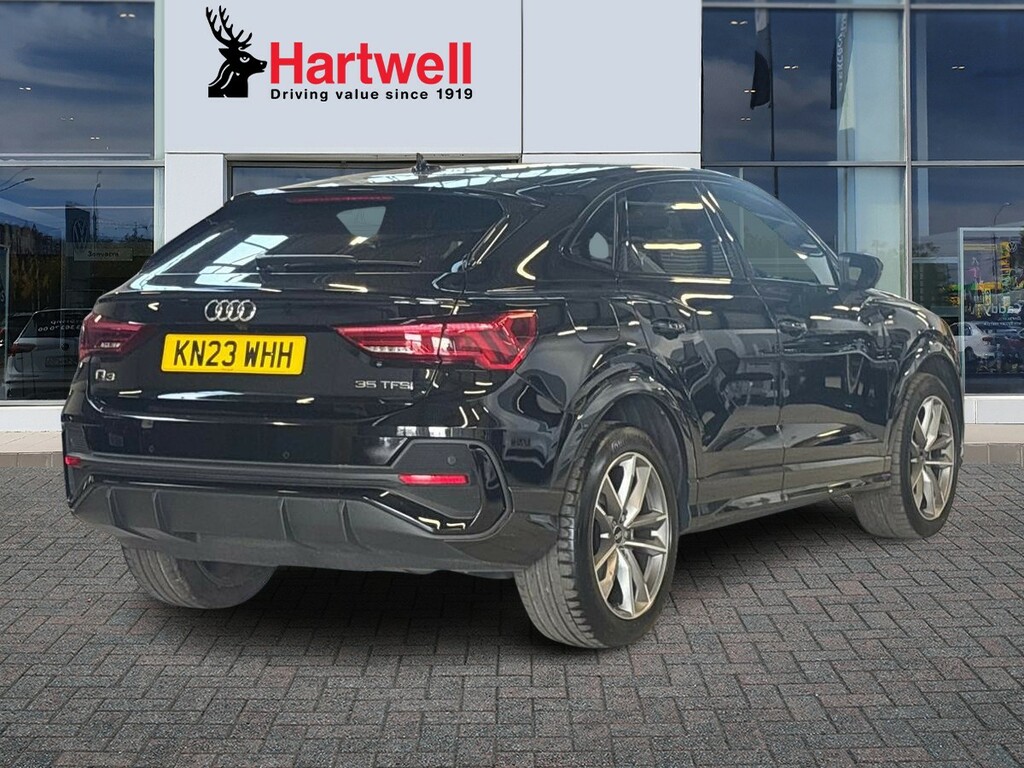 Audi Q3 1.5 Tfsi Cod 35 Black Edition Sportback KN23WHH Black #3