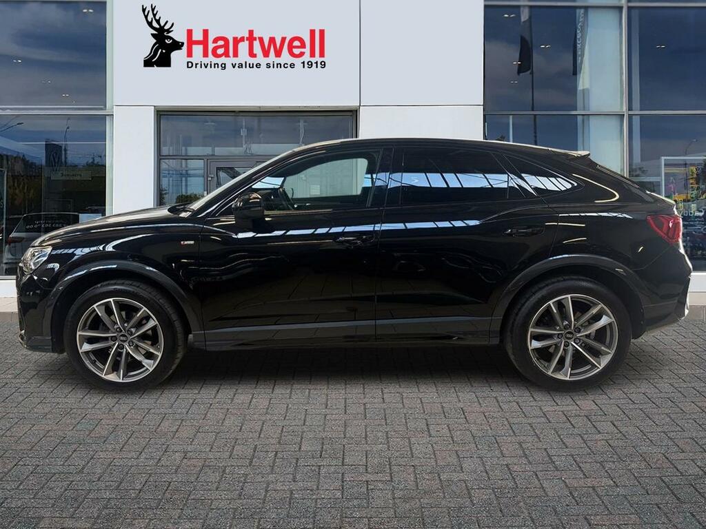 Audi Q3 1.5 Tfsi Cod 35 Black Edition Sportback KN23WHH Black #6