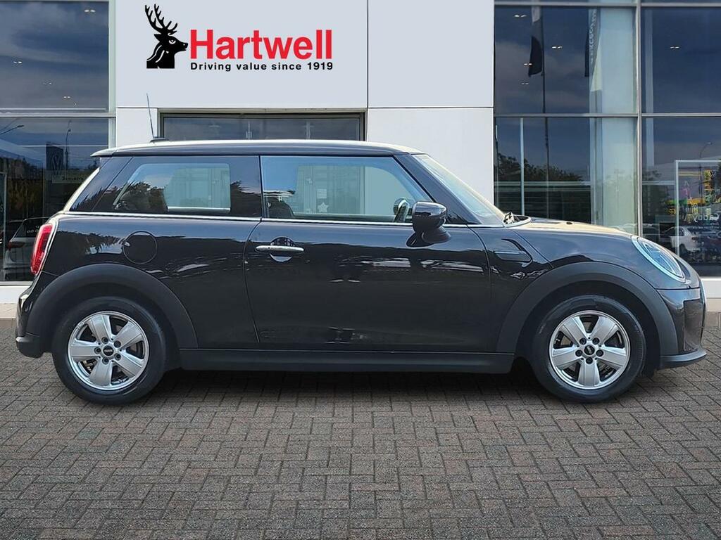 Mini Hatch 1.5 Cooper Classic Hatchback Eur E022XOB Black #2