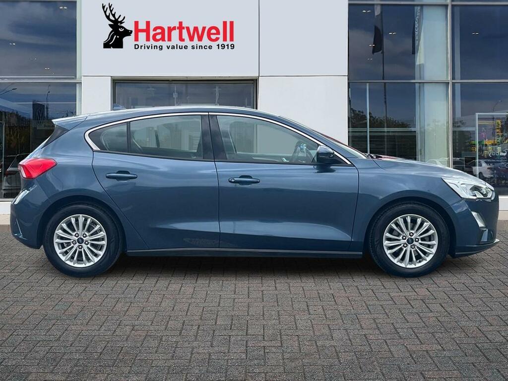 Ford Focus 1.0T Ecoboost Titanium Hatchback FX68HWR Blue #2