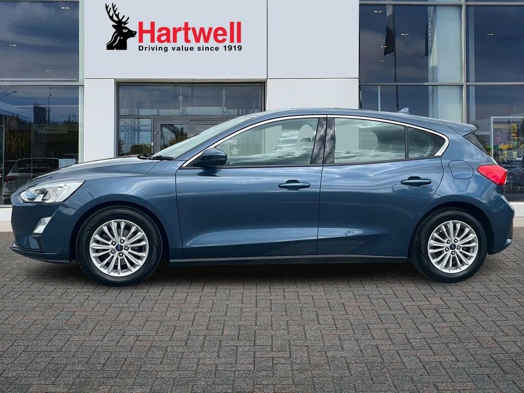 Ford Focus 1.0T Ecoboost Titanium Hatchback FX68HWR Blue #6