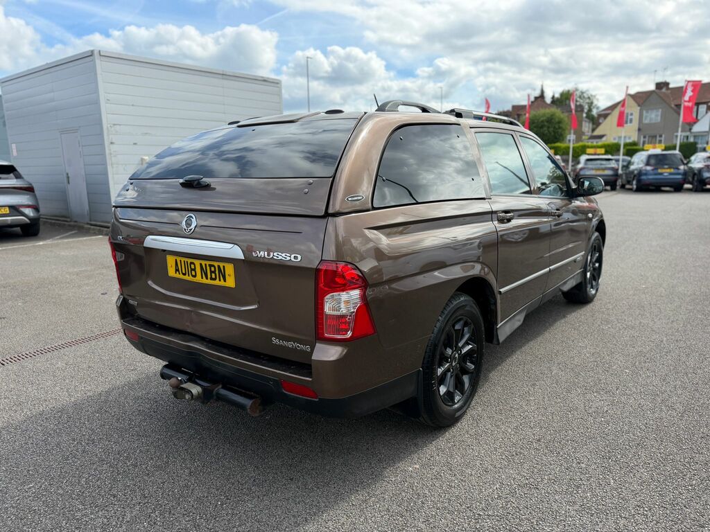 SsangYong Musso Black #8
