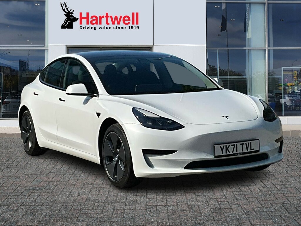 Tesla Model 3 Standard Range Plus Saloon Rwd White