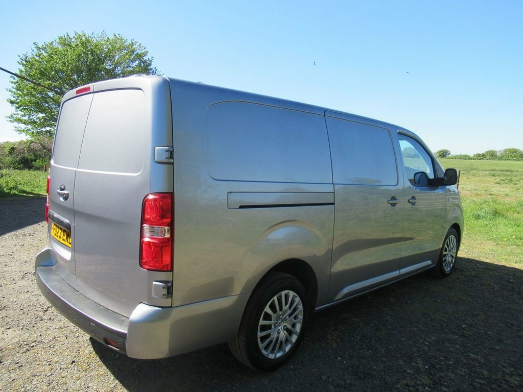 Vauxhall Vivaro 2L Pro 6Dr FD23EWL Grey #6
