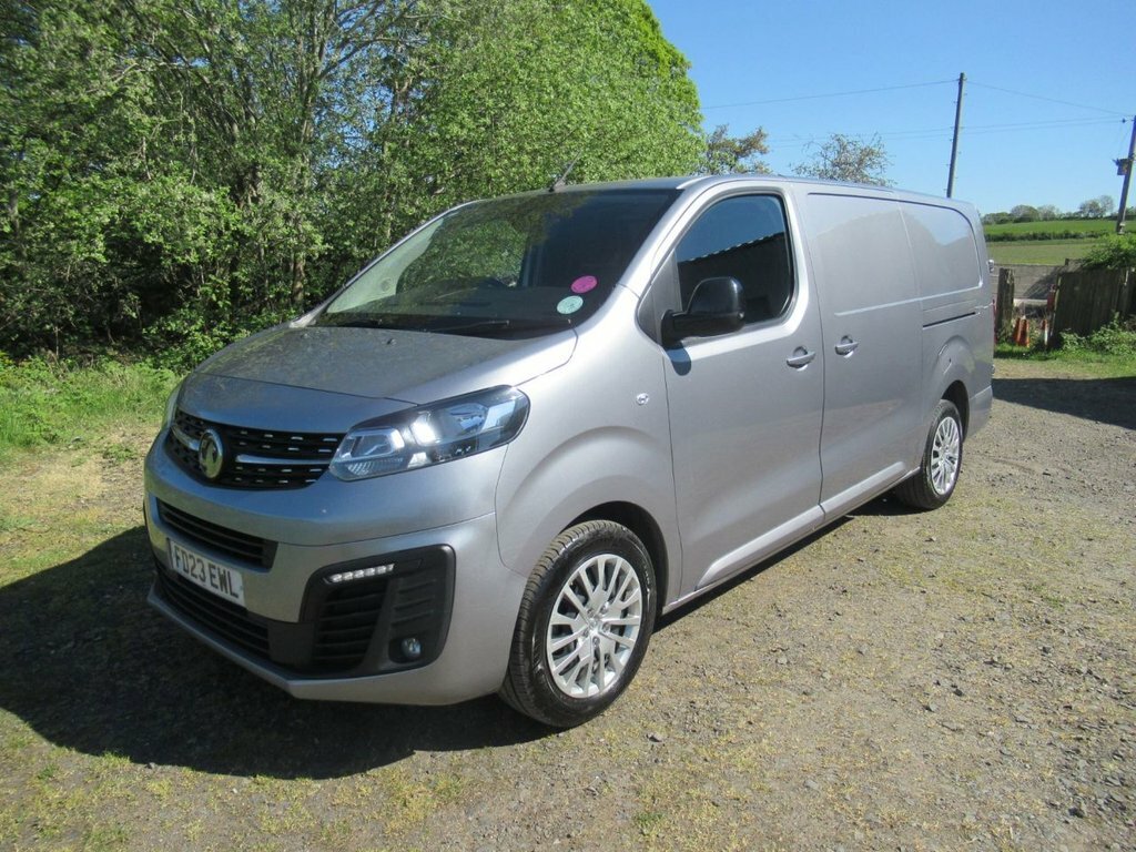 Vauxhall Vivaro 2L Pro 6Dr Grey