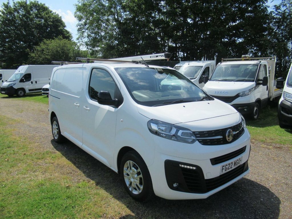 Vauxhall Vivaro 2L Sportive 6Dr White