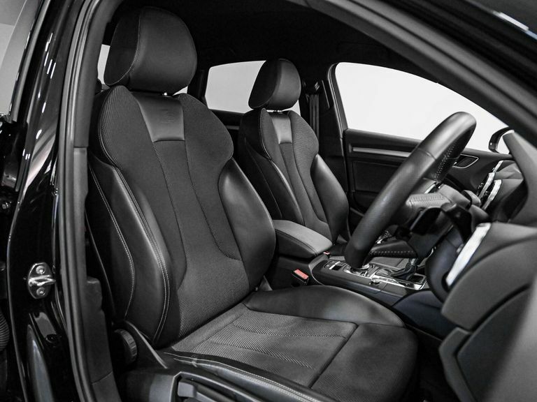 Audi A3 35 Tfsi Black Edition S Tronic GD19MXE Black #3