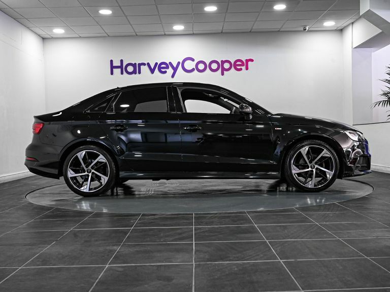 Audi A3 35 Tfsi Black Edition S Tronic GD19MXE Black #4