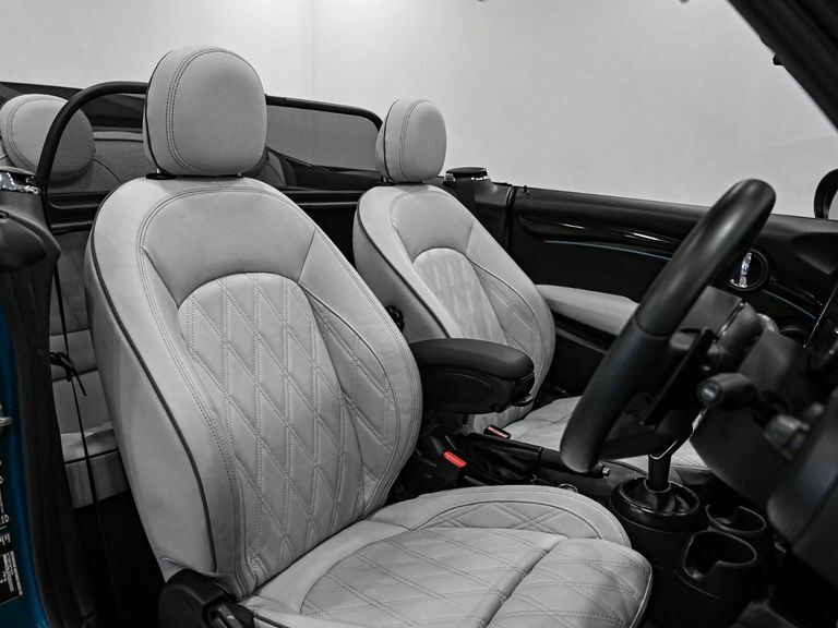 Mini Convertible 2.0 Cooper S Exclusive Blue #2