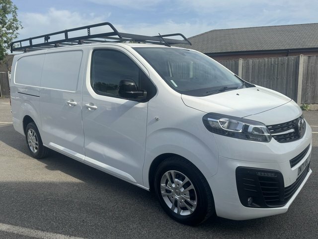 Vauxhall Vivaro 2.0 Turbo D 3100 Sportive Panel Van Man DN71VZG White #2