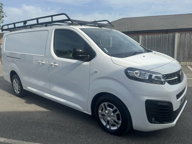 Vauxhall Vivaro 2.0 Turbo D 3100 Sportive Panel Van Man DN71VZG White #3