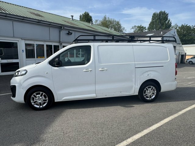 Vauxhall Vivaro 2.0 Turbo D 3100 Sportive Panel Van Man DN71VZG White #6