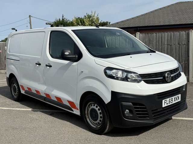 Vauxhall Vivaro 1.5 Turbo D 2900 Edition Panel Van Manu White