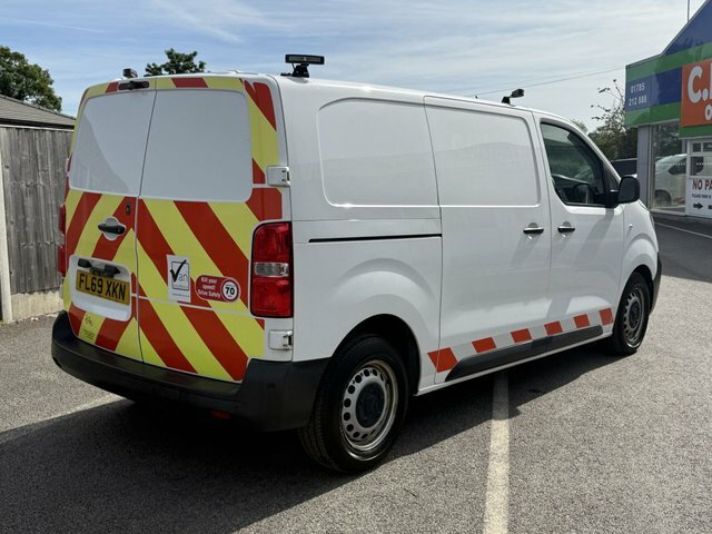 Vauxhall Vivaro 1.5 Turbo D 2900 Edition Panel Van Manu FL69XKN White #3
