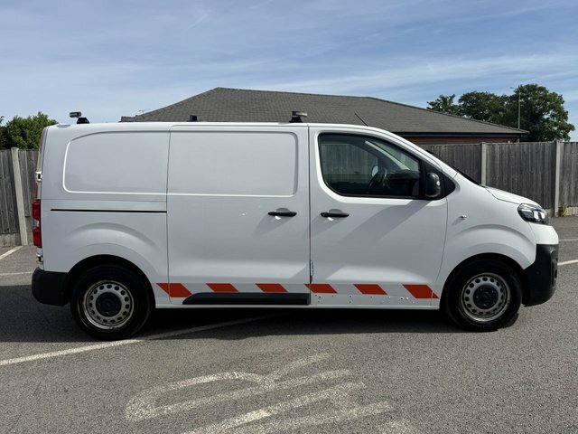 Vauxhall Vivaro 1.5 Turbo D 2900 Edition Panel Van Manu FL69XEB White #2
