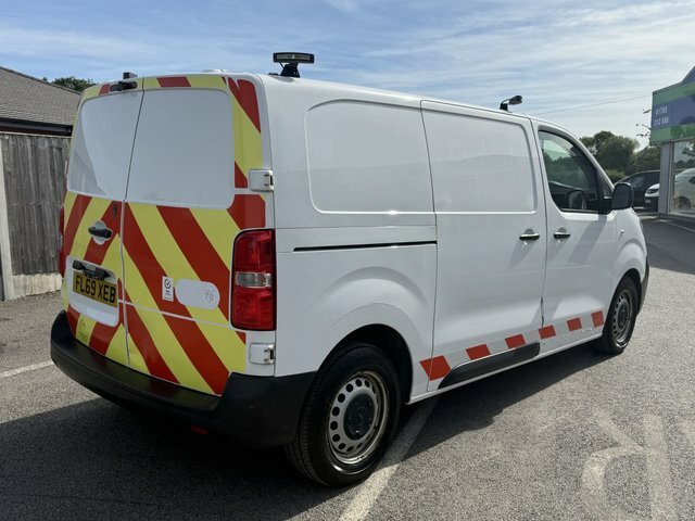 Vauxhall Vivaro 1.5 Turbo D 2900 Edition Panel Van Manu FL69XEB White #3