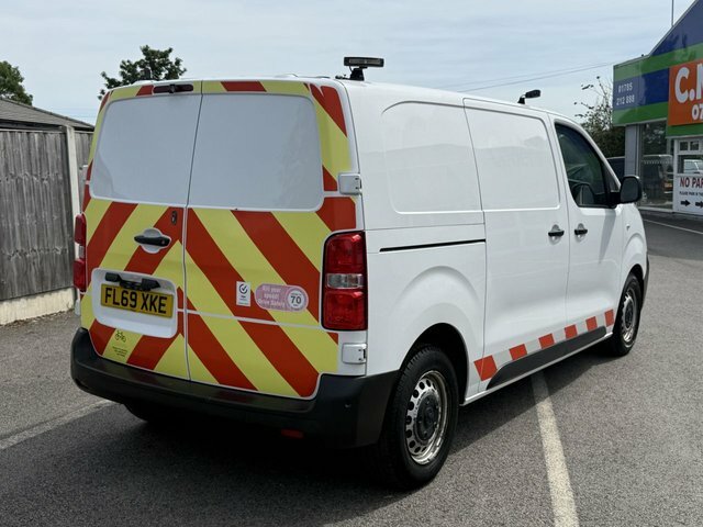 Vauxhall Vivaro 1.5 Turbo D 2900 Edition Panel Van Manu FL69XKE White #4