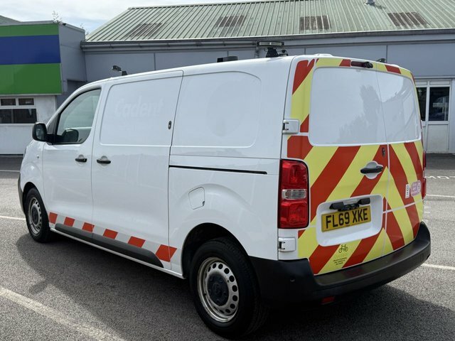 Vauxhall Vivaro 1.5 Turbo D 2900 Edition Panel Van Manu FL69XKE White #5