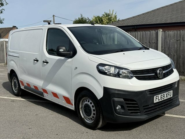 Vauxhall Vivaro 1.5 Turbo D 2900 Edition Panel Van Manu White