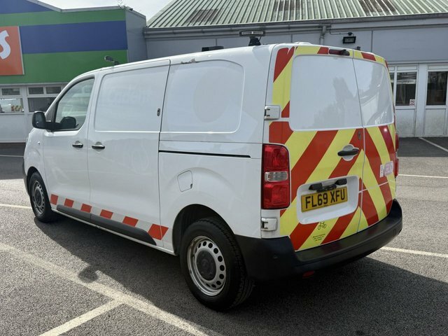 Vauxhall Vivaro 1.5 Turbo D 2900 Edition Panel Van Manu FL69XFU White #5