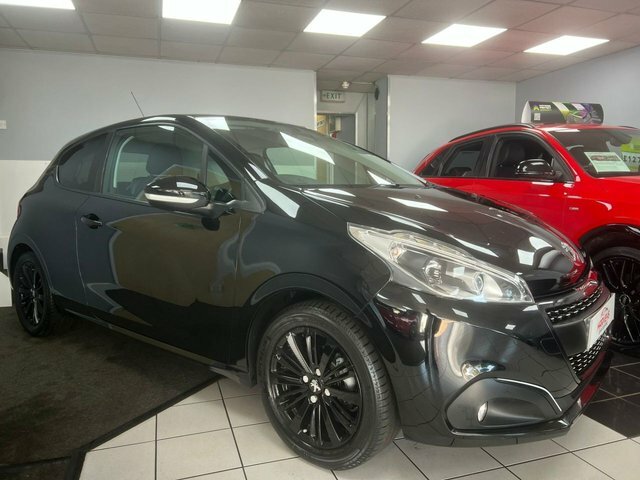 Peugeot 208 1.2 Puretech Black Edition Hatchback Ma VO18HWP Black #2