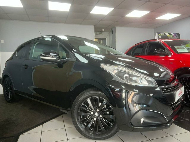 Peugeot 208 1.2 Puretech Black Edition Hatchback Ma VO18HWP Black #3