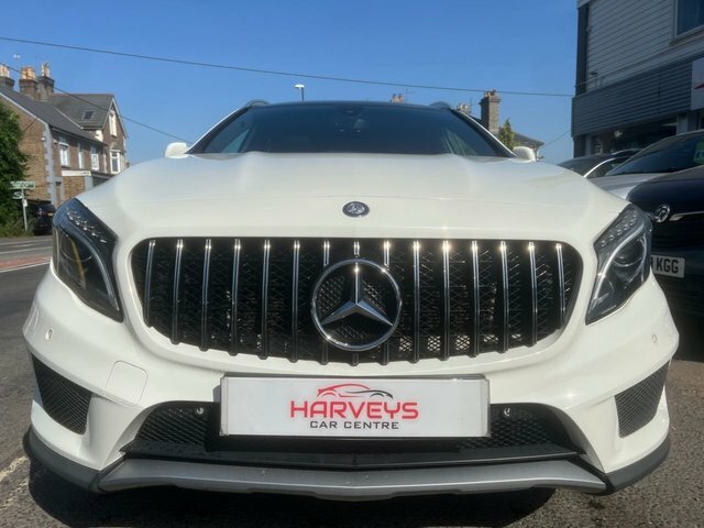Mercedes-Benz GLA Class 1.6 Gla200 Amg Line Premium Plus Suv FN17RYZ White #4