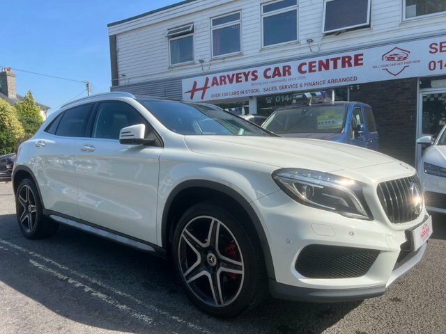 Mercedes-Benz GLA Class 1.6 Gla200 Amg Line Premium Plus Suv FN17RYZ White #3