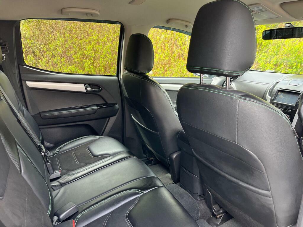 Isuzu D-Max 1.9 Td Xtr 4Wd Euro 6 Black #3