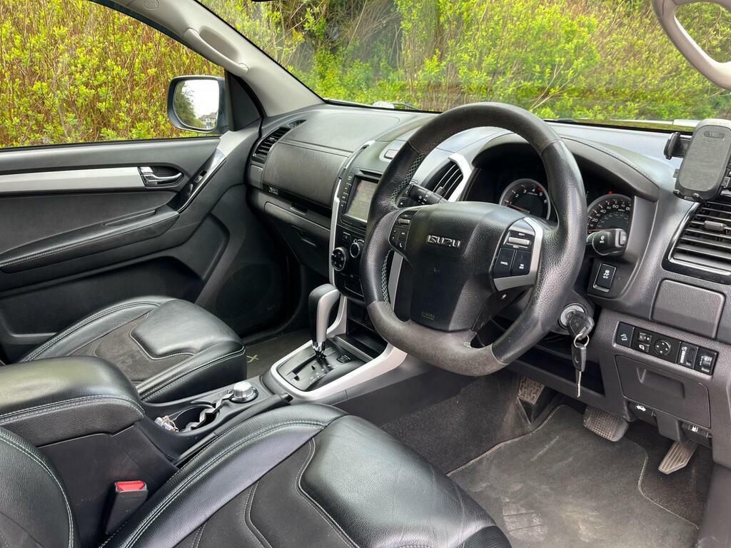Isuzu D-Max 1.9 Td Xtr 4Wd Euro 6 Black #2