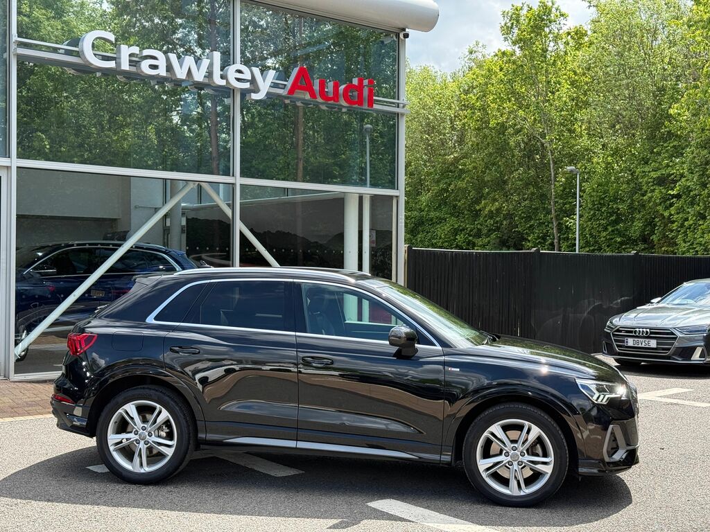 Audi Q3 S Line AE70UVW Black #2