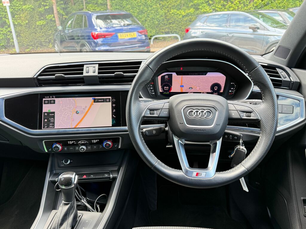 Audi Q3 S Line AE70UVW Black #5