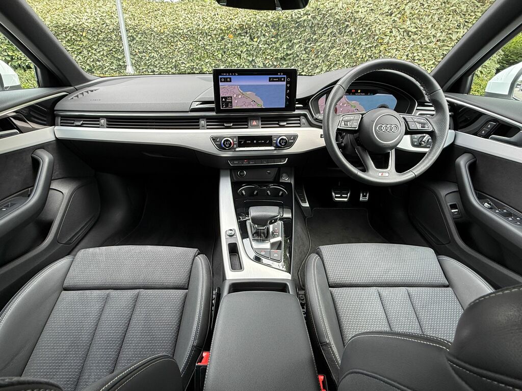 Audi A4 S Line AE24VGM Black #4