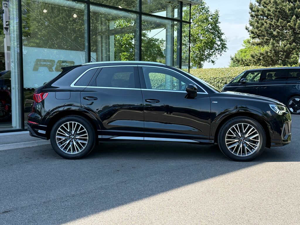Audi Q3 S Line DX24XKZ Black #2
