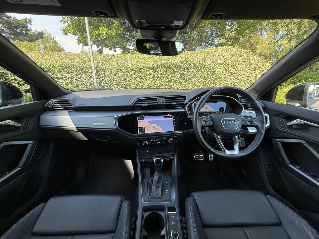 Audi Q3 S Line DX24XKZ Black #4