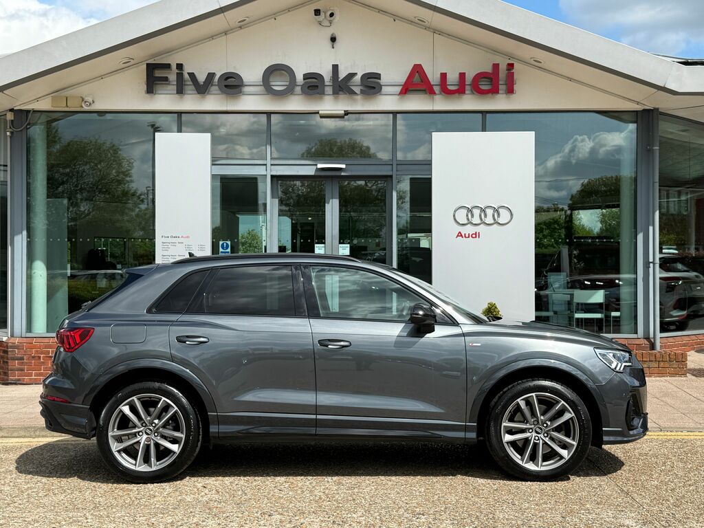 Audi Q3 Black Edition Black #2
