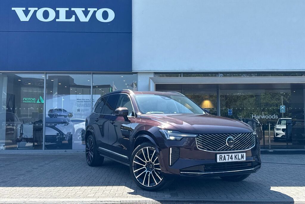 Volvo XC90 Ultra Red