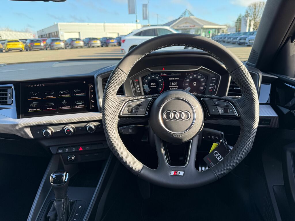 Audi A1 S Line GY75YKC Black #6