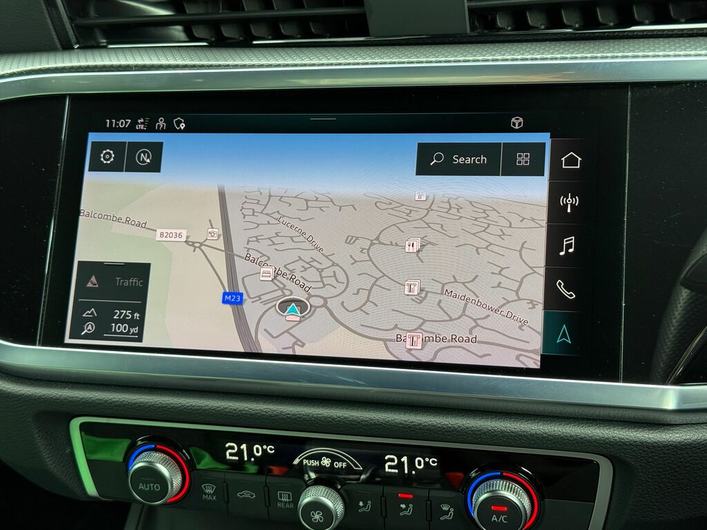 Audi Q3 S Line YK22ZLU Black #4