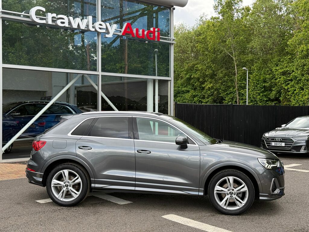 Audi Q3 S Line YK22ZLU Black #2