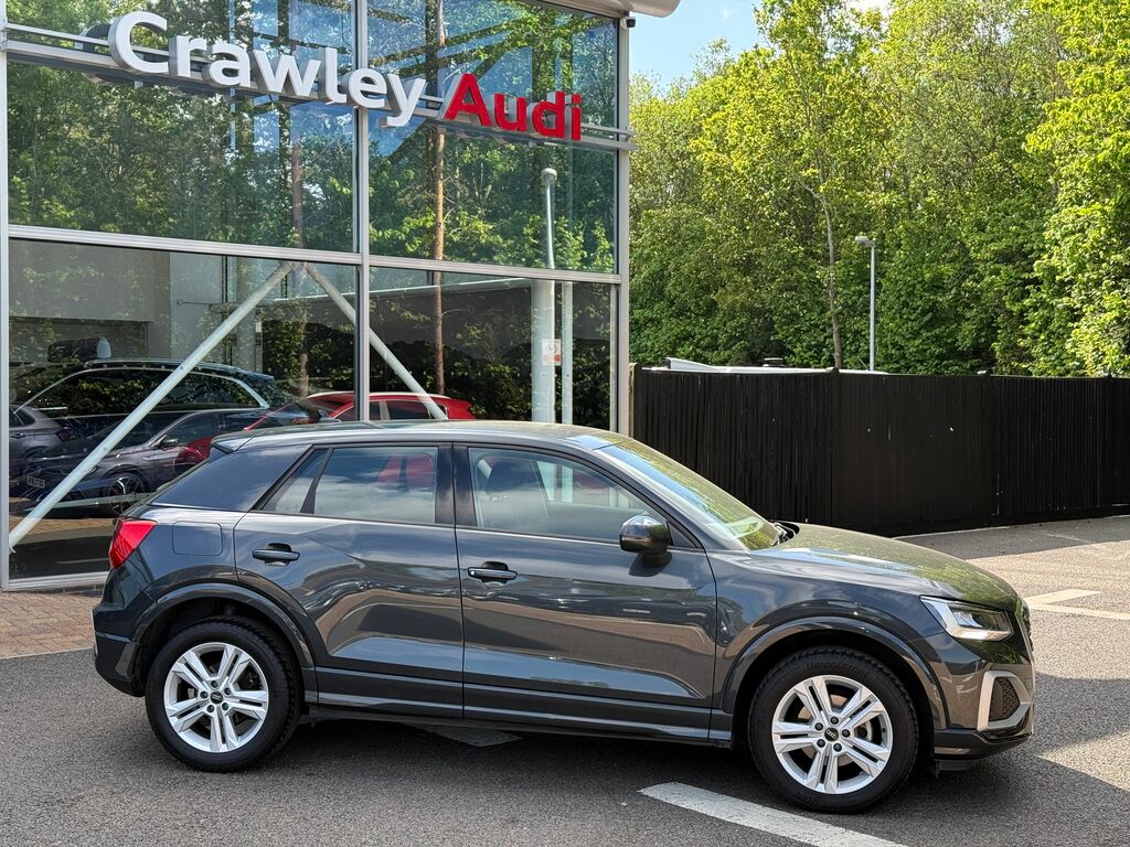 Audi Q2 Sport Black #2